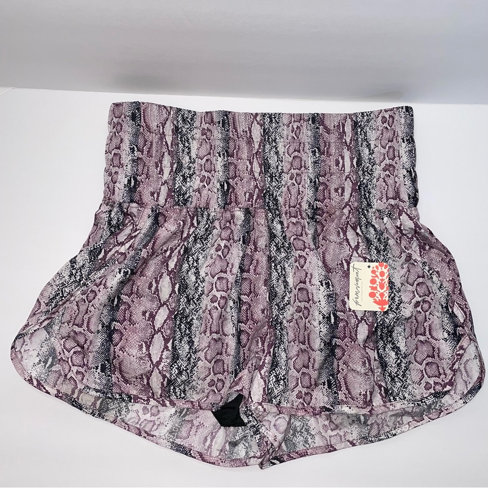 NWT Free People Movement The Way Home Shorts Anaconda Venom - Picture 1 of 9
